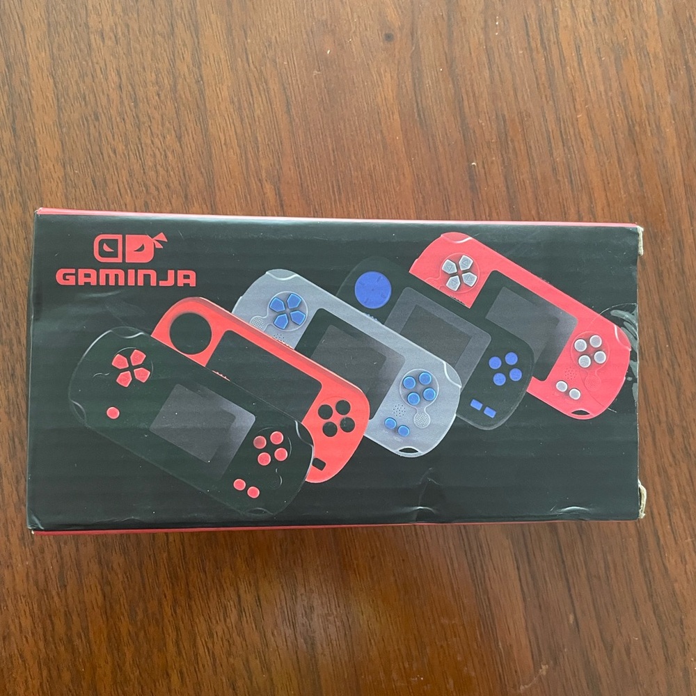 Retro Handheld Gaming Console - Picture 4 of 9